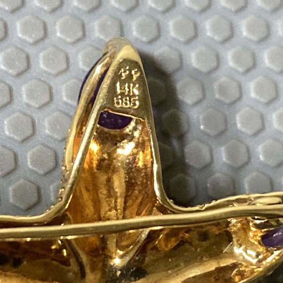 14k yellow gold rate starfish with amethyst gemstones - Picture 3 of 5